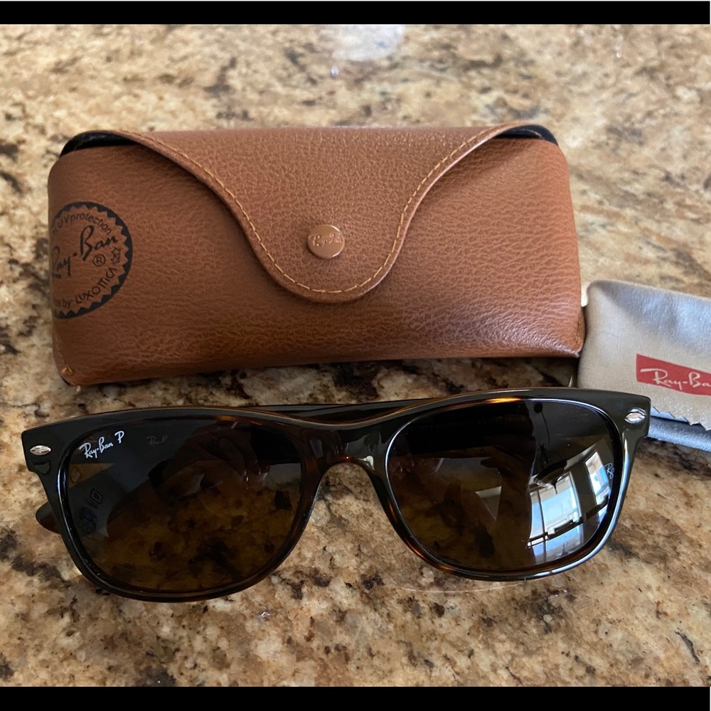 Ray-Ban Like New Wayfarer Tortoise Polarized